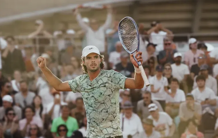 Jaime Faria avança em Wimbledon